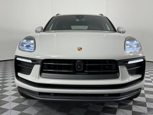 Certified 2026 Porsche Macan AWD/4WD image 6