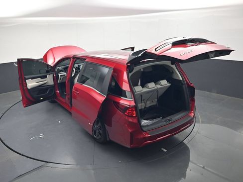 Used 2026 Honda Odyssey Touring image 42