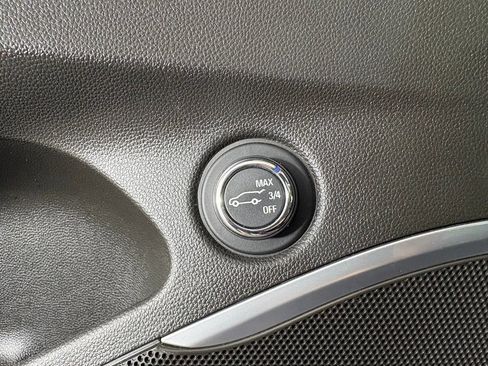 Used 2021 Buick Enclave Essence w/ Sport Touring Edition FWD image 19