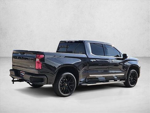 Used 2023 Chevrolet Silverado 1500 High Country w/ High Country Premium Package AWD/4WD image 5