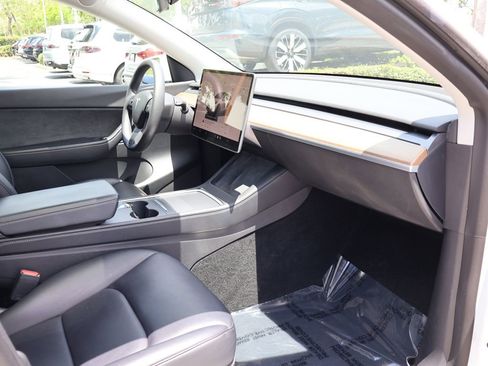 Used 2022 Tesla Model Y Performance AWD/4WD image 28