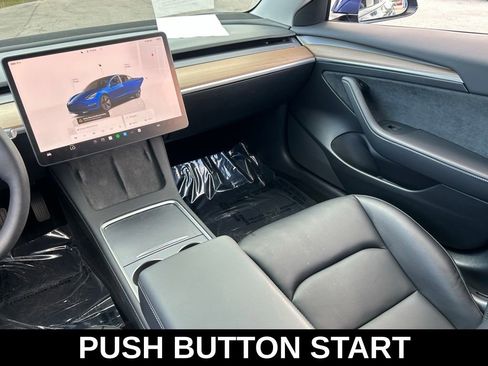 Used 2023 Tesla Model 3 Standard Range image 12