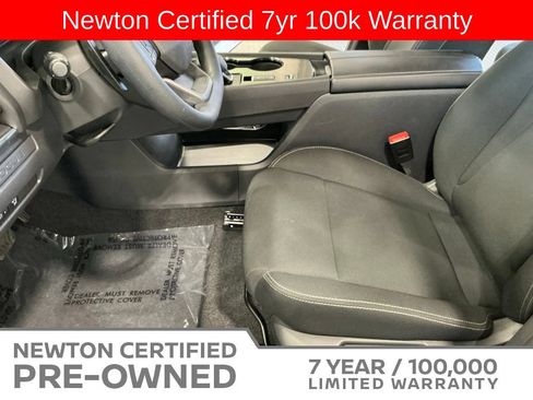 Used 2025 Nissan Rogue S FWD image 13