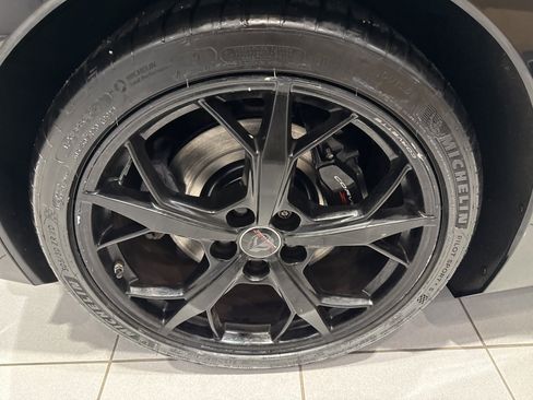 Used 2022 Chevrolet Corvette Stingray Coupe w/ Z51 Performance Package image 12