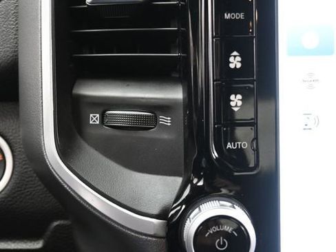 Used 2024 RAM 3500 Big Horn w/ Night Edition AWD/4WD image 24