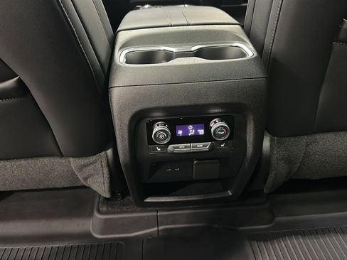 Used 2025 Buick Enclave Avenir w/ Super Cruise Package AWD/4WD image 19