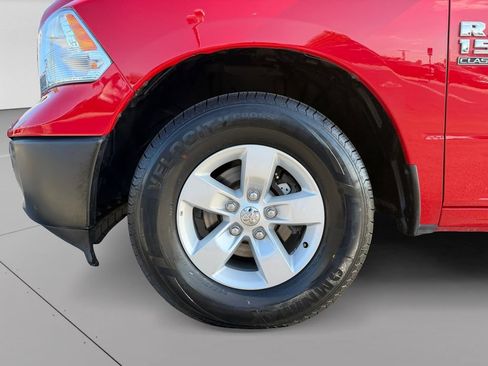Used 2022 RAM 1500 Classic SLT RWD image 30
