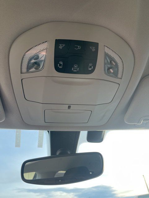 Used 2019 Chrysler Pacifica Touring-L FWD image 56