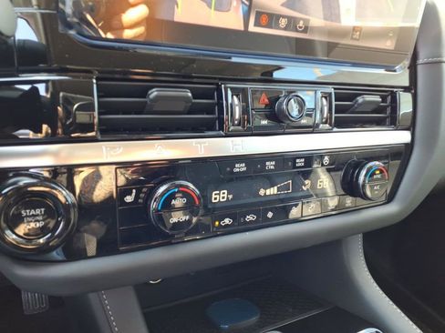 New 2026 Nissan Pathfinder SL image 12