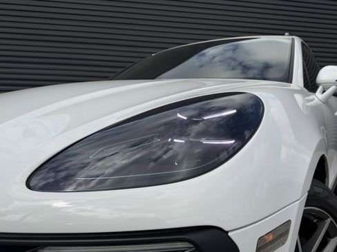 Certified 2023 Porsche Macan S image 11