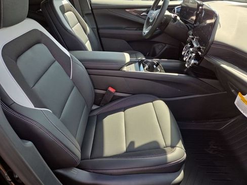 New 2025 Chevrolet Blazer EV LT image 26