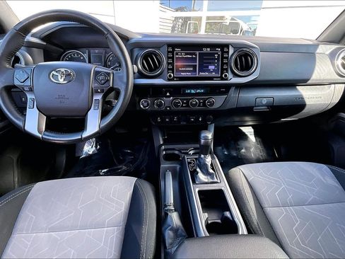 Used 2023 Toyota Tacoma TRD Sport image 15