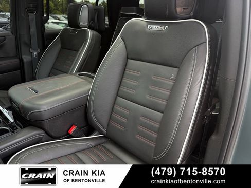 Used 2026 GMC Yukon AT4 Ultimate AWD/4WD image 23