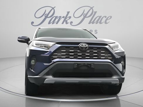 Used 2019 Toyota RAV4 Limited w/ Cold Weather Package FWD image 26