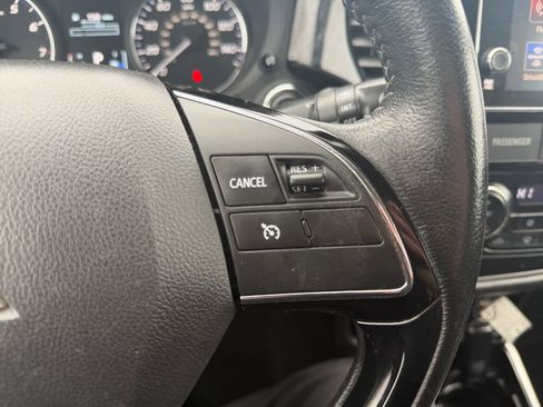 Used 2018 Mitsubishi Outlander SEL image 20