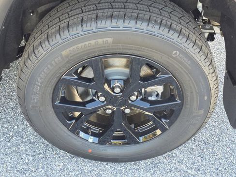 New 2025 Jeep Grand Cherokee Altitude AWD/4WD image 35