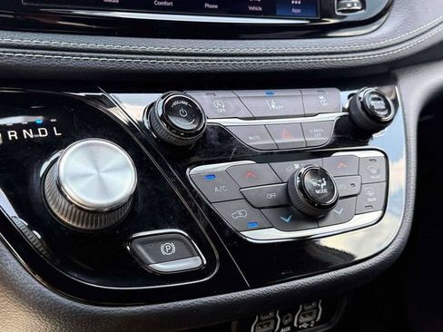 Certified 2022 Chrysler Pacifica Touring-L w/ S Appearance Package FWD image 29