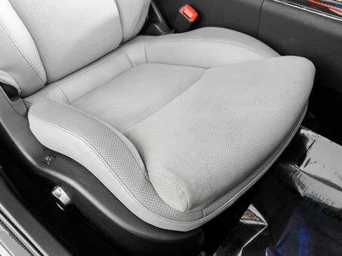 Used 2009 Nissan GT-R Premium image 32