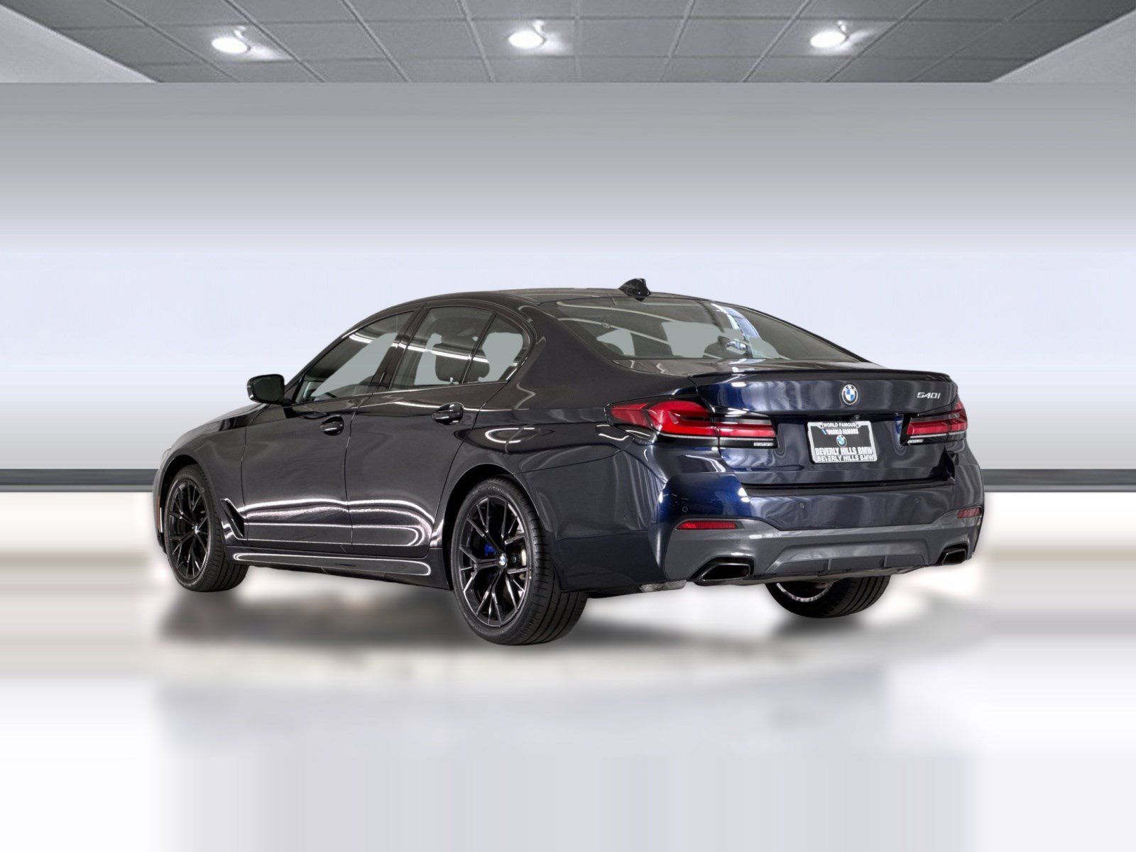 Used 2023 BMW 540i w/ M Sport Package RWD image 3