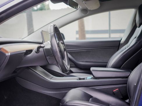 Used 2018 Tesla Model 3 Long Range RWD image 7