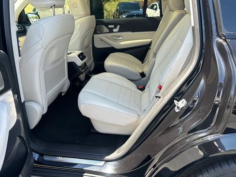 New 2026 Mercedes-Benz GLS 450 4MATIC image 23