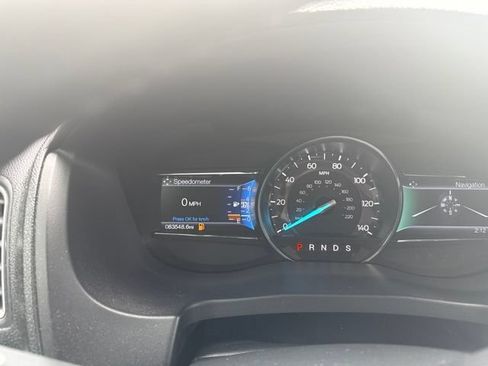 Used 2017 Ford Explorer XLT w/ Equipment Group 202A AWD/4WD image 14