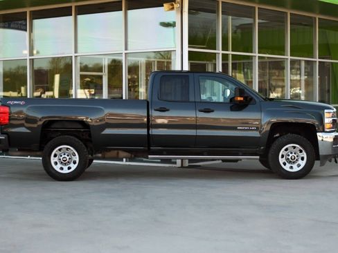 Used 2017 Chevrolet Silverado 2500 W/T w/ WT Convenience Package image 9