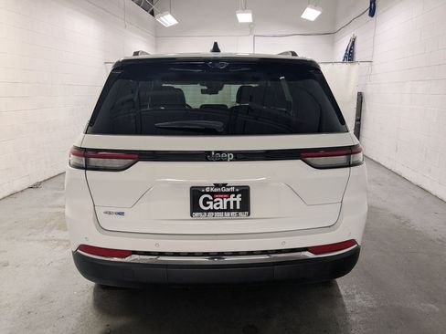 Used 2022 Jeep Grand Cherokee Limited 4xe w/ Luxury Tech Group II AWD/4WD image 8