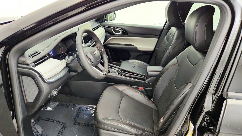 Used 2023 Jeep Compass Limited AWD/4WD image 19