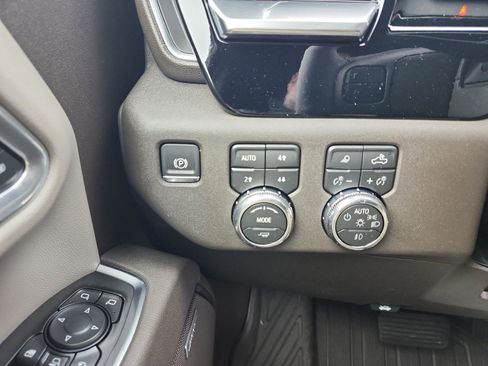 New 2026 GMC Sierra 2500 SLT w/ SLT Premium Package image 21