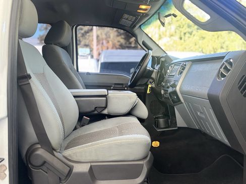 Used 2011 Ford F250 XLT w/ XLT Interior Pkg image 23