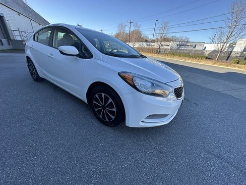 Used 2016 Kia Forte LX image 7