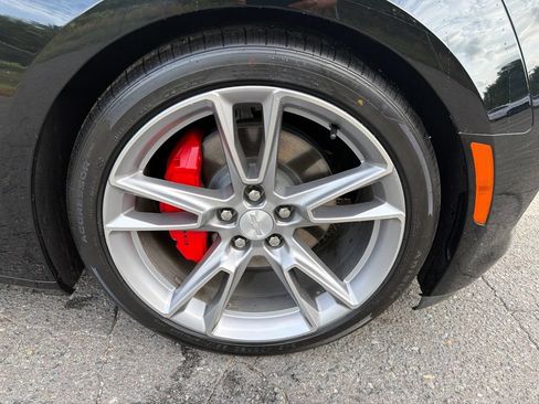 Used 2022 Chevrolet Camaro LT w/ Technology Package RWD image 9