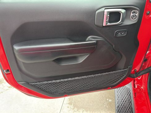Used 2019 Jeep Wrangler Sport AWD/4WD image 9