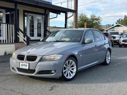 Used 2011 BMW 328i xDrive Sedan AWD/4WD image 1