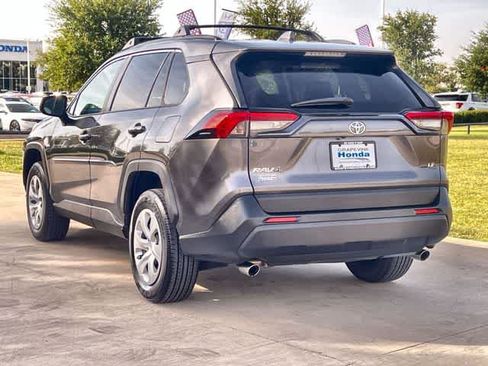 Used 2021 Toyota RAV4 LE w/ Carpet Mat Package (TMS) FWD image 5
