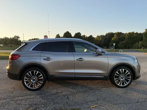 Used 2018 Lincoln MKX Reserve w/ Driver Assistance Package AWD/4WD image 6