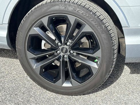 Used 2025 Audi Q7 3.0T Prestige w/ Prestige Package image 12