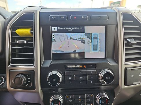 Used 2017 Ford F150 Lariat w/ Equipment Group 502A Luxury AWD/4WD image 20