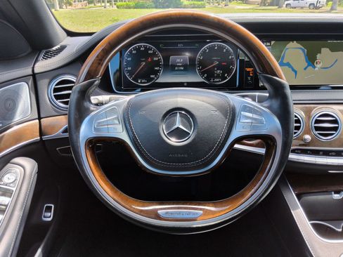Used 2015 Mercedes-Benz S 550 Sedan image 24