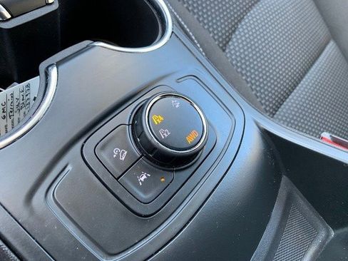 Certified 2023 GMC Terrain SLE image 24