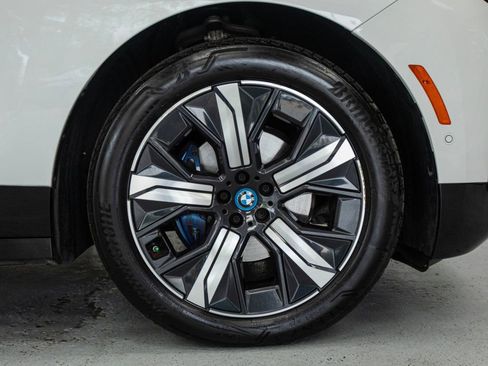 Used 2023 BMW iX xDrive50 w/ Premium Package AWD/4WD image 10