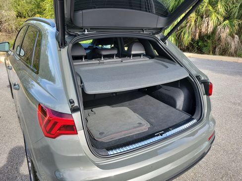 Certified 2025 Audi Q3 2.0T Premium Plus w/ Premium Plus Package image 11