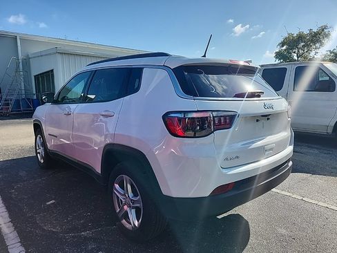 Used 2024 Jeep Compass Latitude AWD/4WD image 6