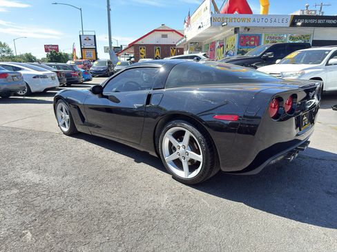 Used 2005 Chevrolet Corvette Coupe w/ Preferred Equipment Group RWD image 4