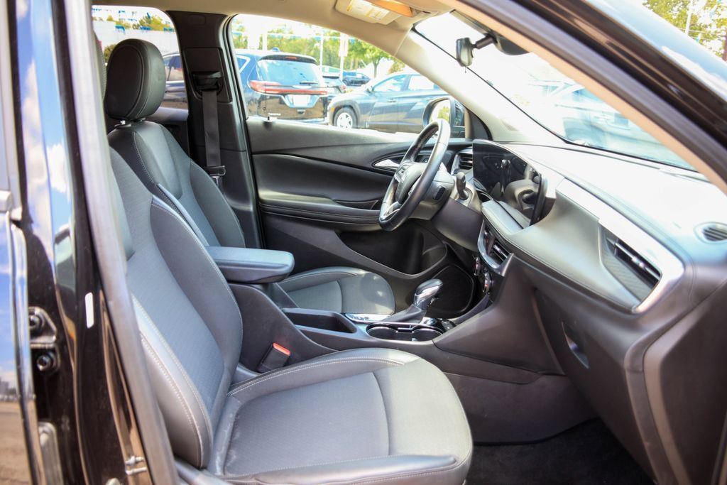 Used 2025 Buick Encore GX Preferred FWD image 8