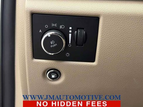 Used 2020 Jeep Grand Cherokee Limited AWD/4WD image 35