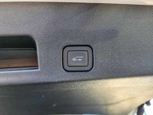 Certified 2025 GMC Acadia Elevation image 19