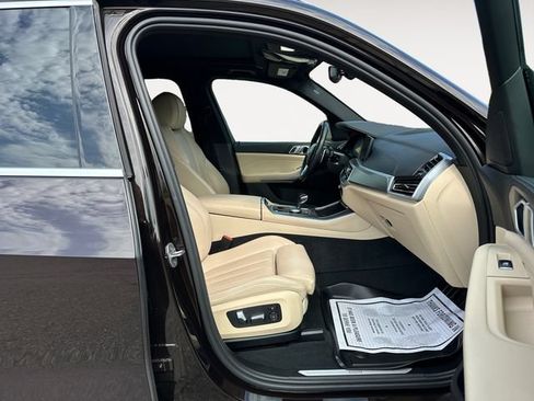 Used 2022 BMW X5 xDrive40i w/ Premium Package AWD/4WD image 18