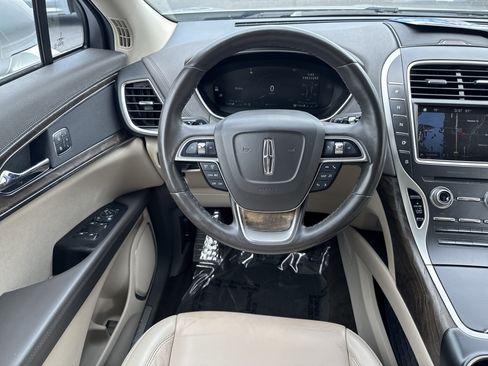 Used 2019 Lincoln Nautilus Select w/ Cargo Utility Package FWD image 14